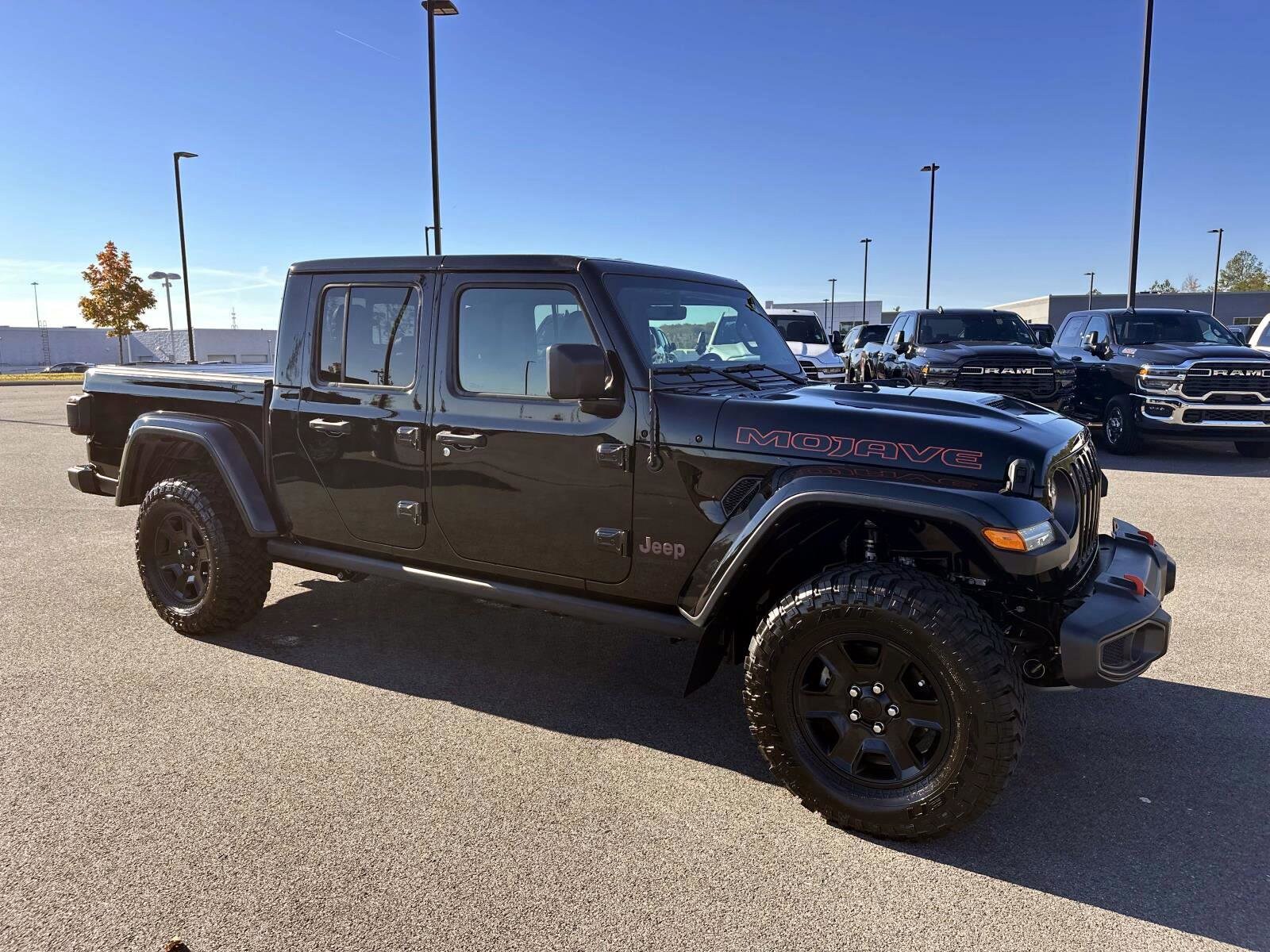 2022 Jeep Gladiator Mojave photo 2