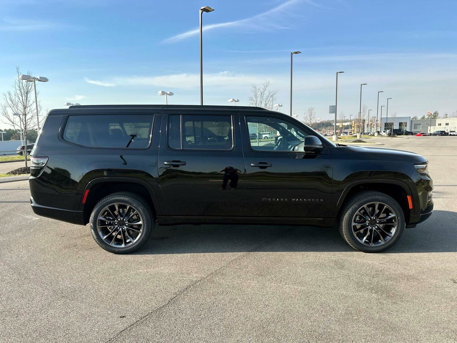 2025 Jeep Grand Wagoneer L III photo 3