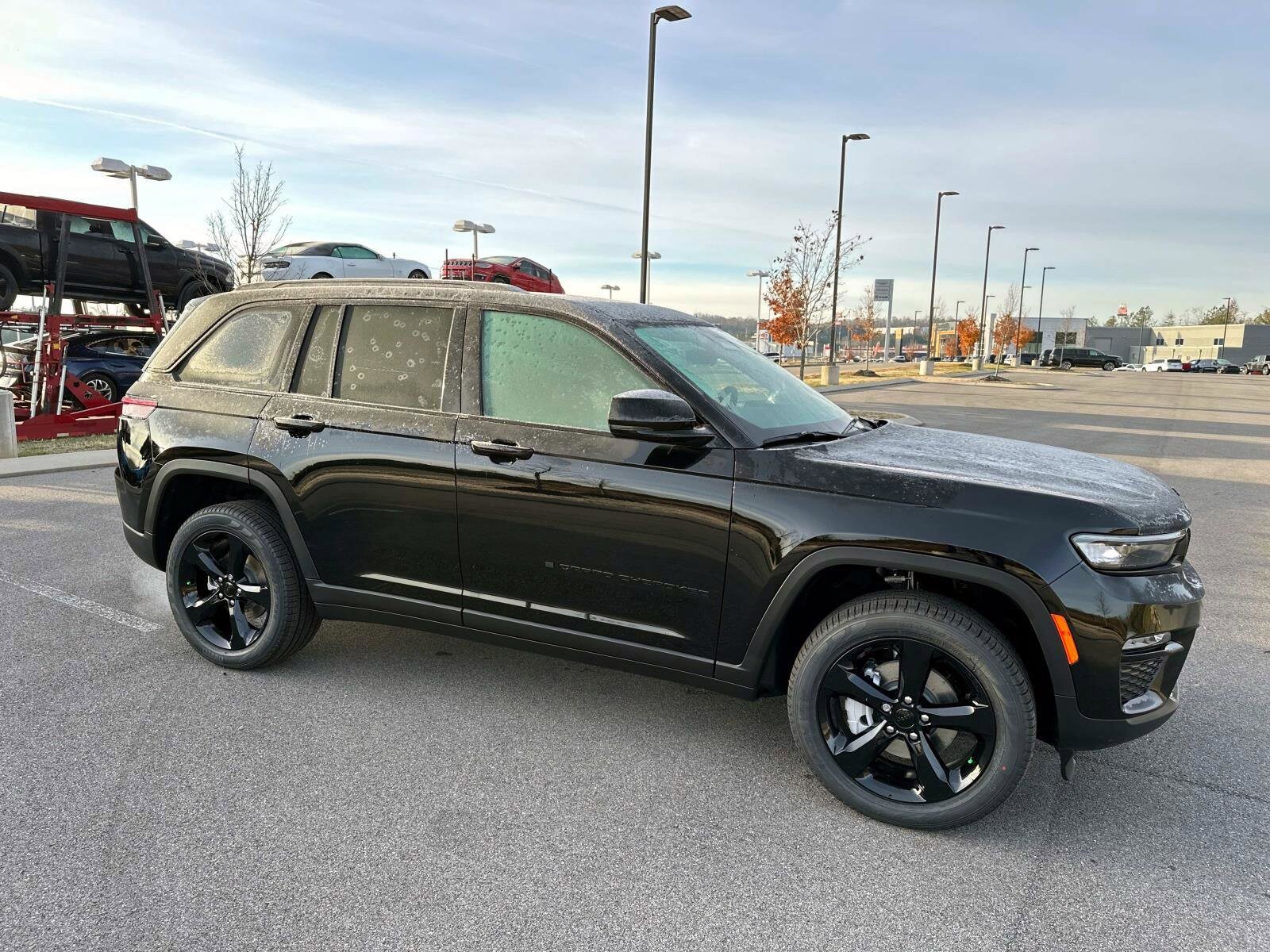 2025 Jeep Grand Cherokee Limited photo 2