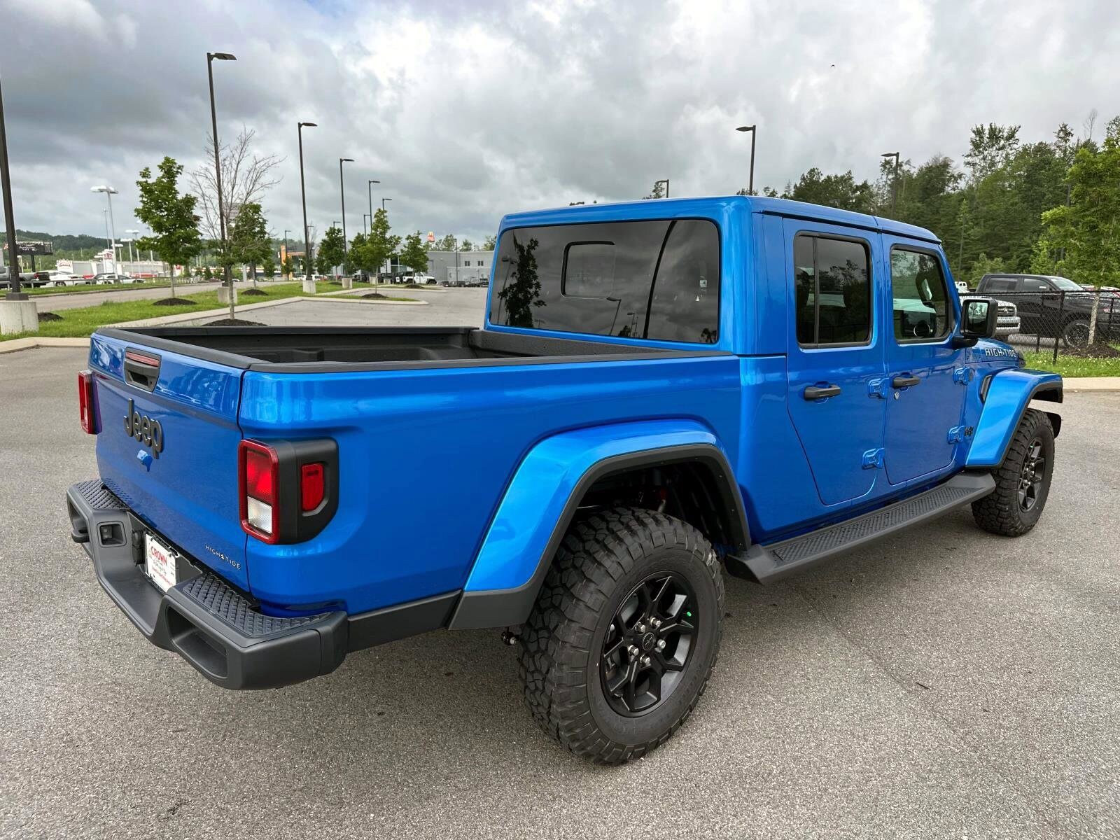 2025 Jeep Gladiator Sport photo 4