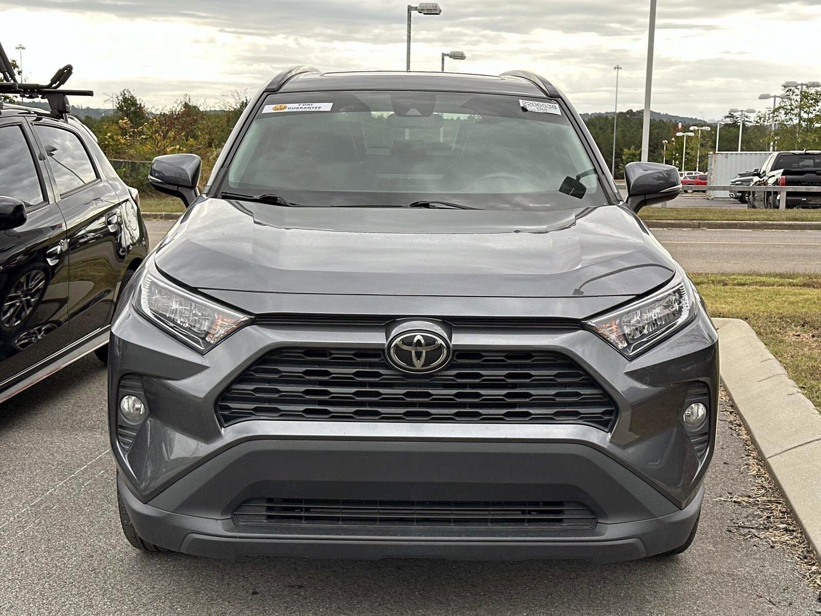 2020 Toyota RAV4 XLE Premium photo 2