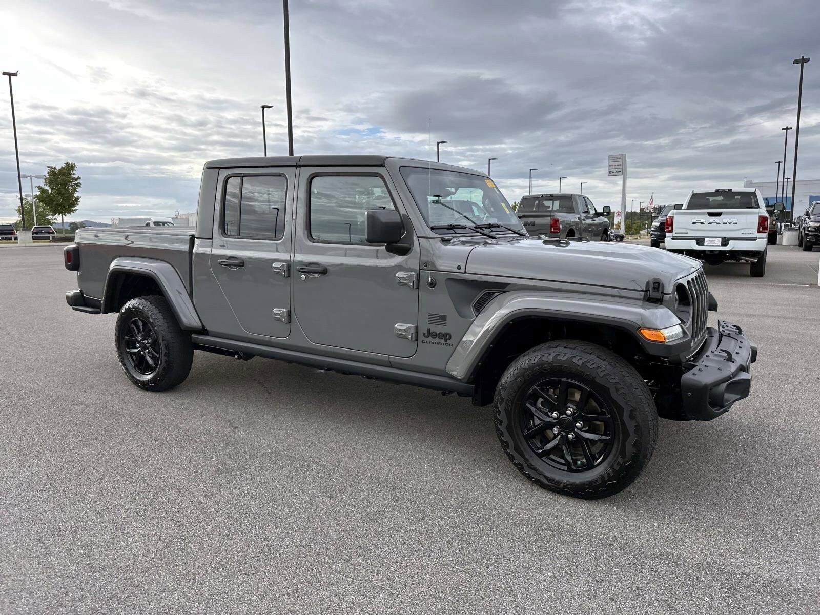 2023 Jeep Gladiator Willys Freedom photo 2
