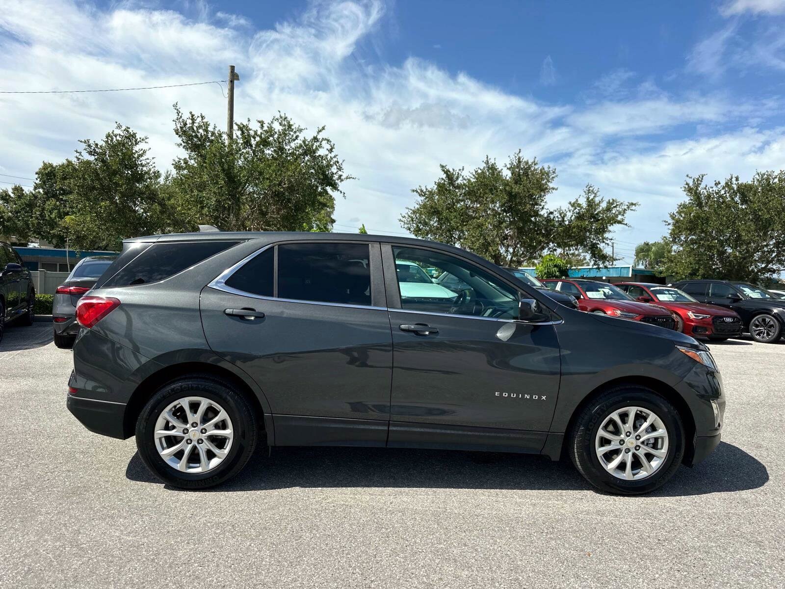 2021 Chevrolet Equinox LT photo 3