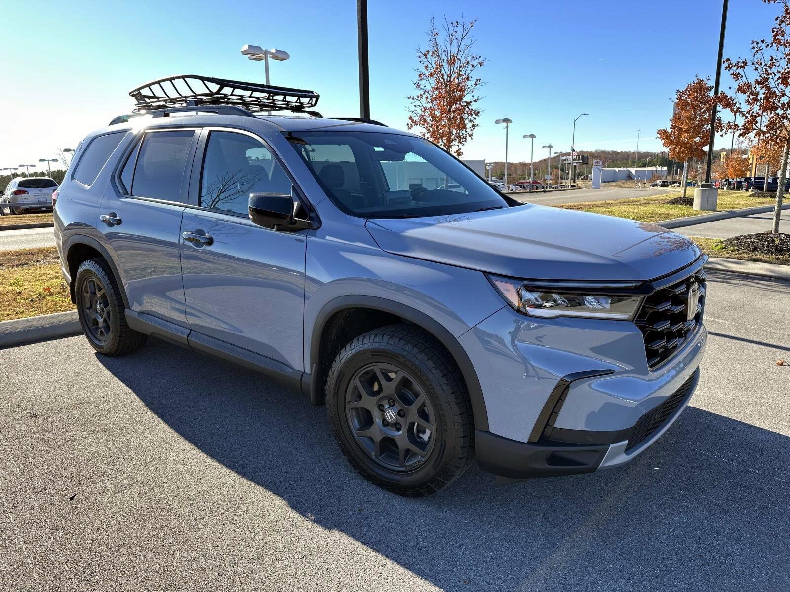 2025 Honda Pilot TrailSport photo 2