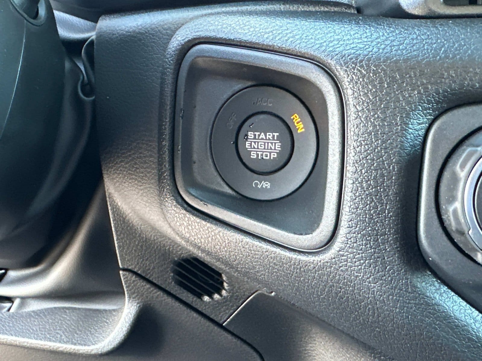 2025 Jeep Gladiator Sport S - Photo 28