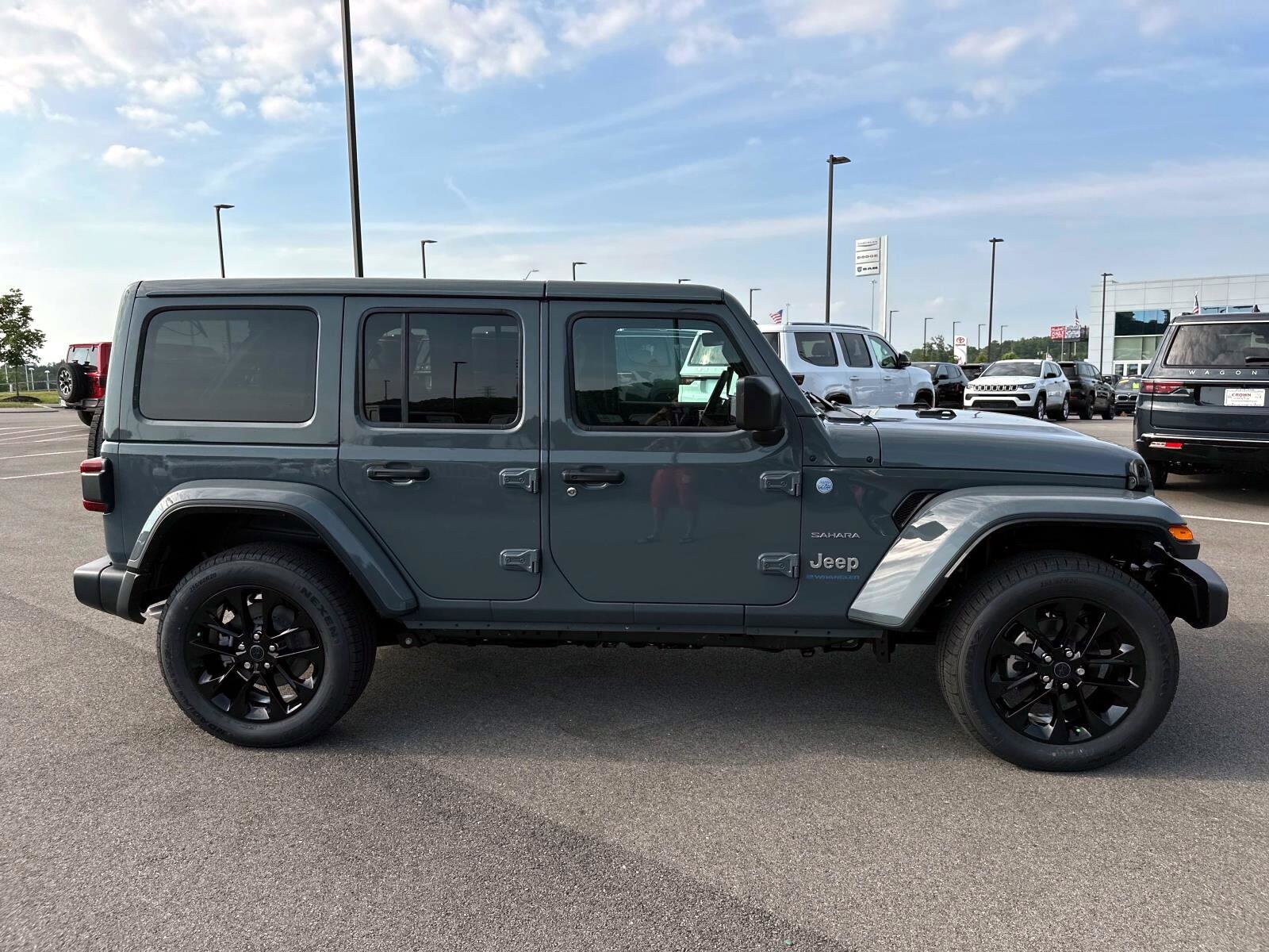 2024 Jeep Wrangler 4xe Sahara photo 3