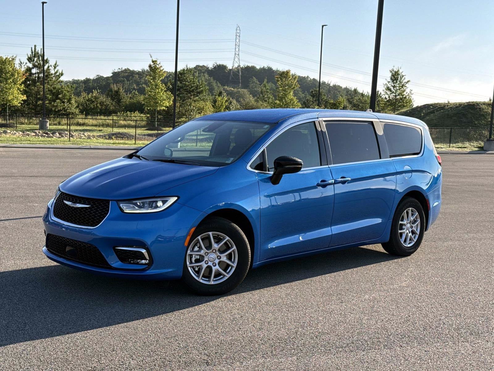 New 2026 Chrysler Pacifica Select