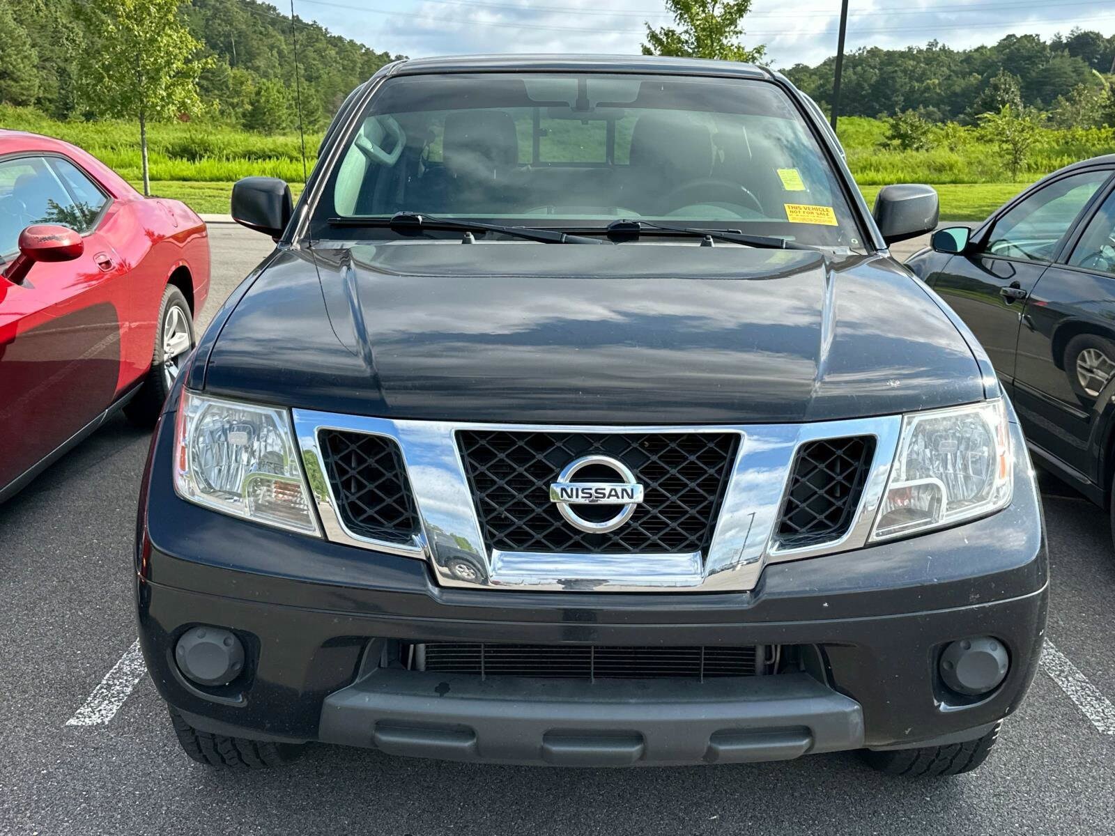 2019 Nissan Frontier Crew Cab SV photo 2