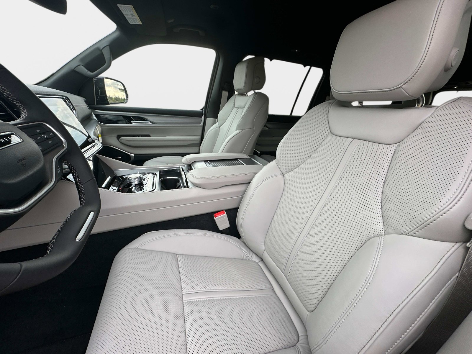 2025 Jeep Wagoneer Series II - Photo 25