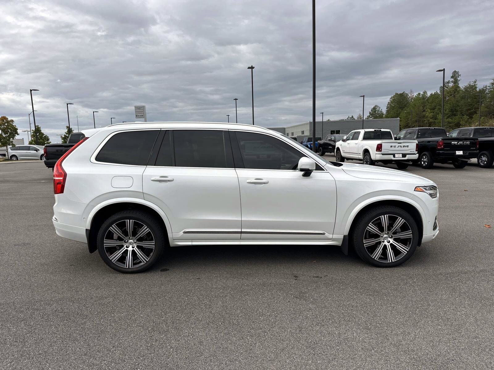 2023 Volvo XC90 AWD Ultimate photo 3