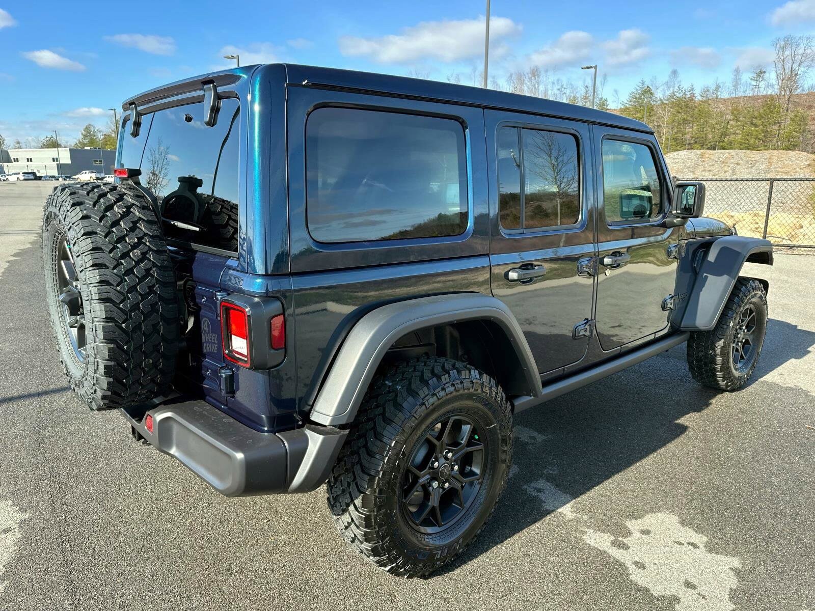 2025 Jeep Wrangler Willys photo 4