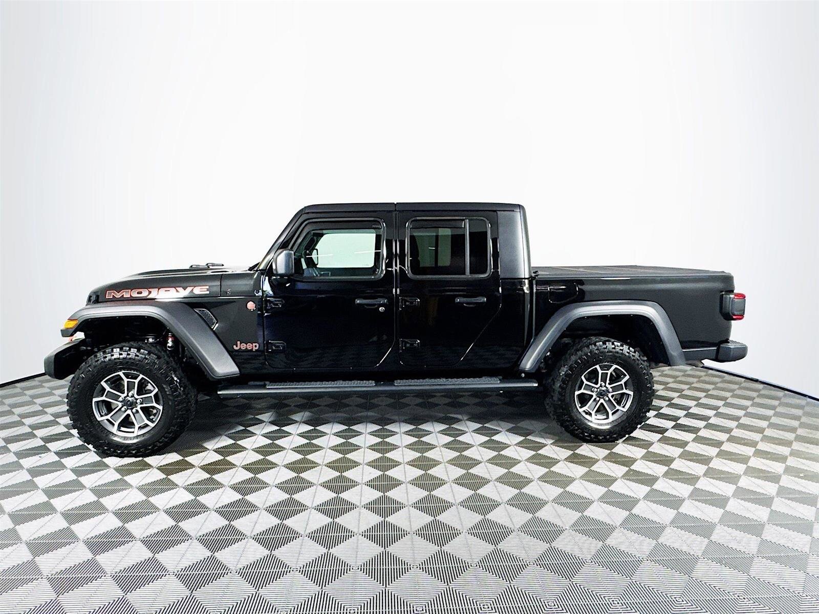 2024 Jeep Gladiator Mojave photo 4