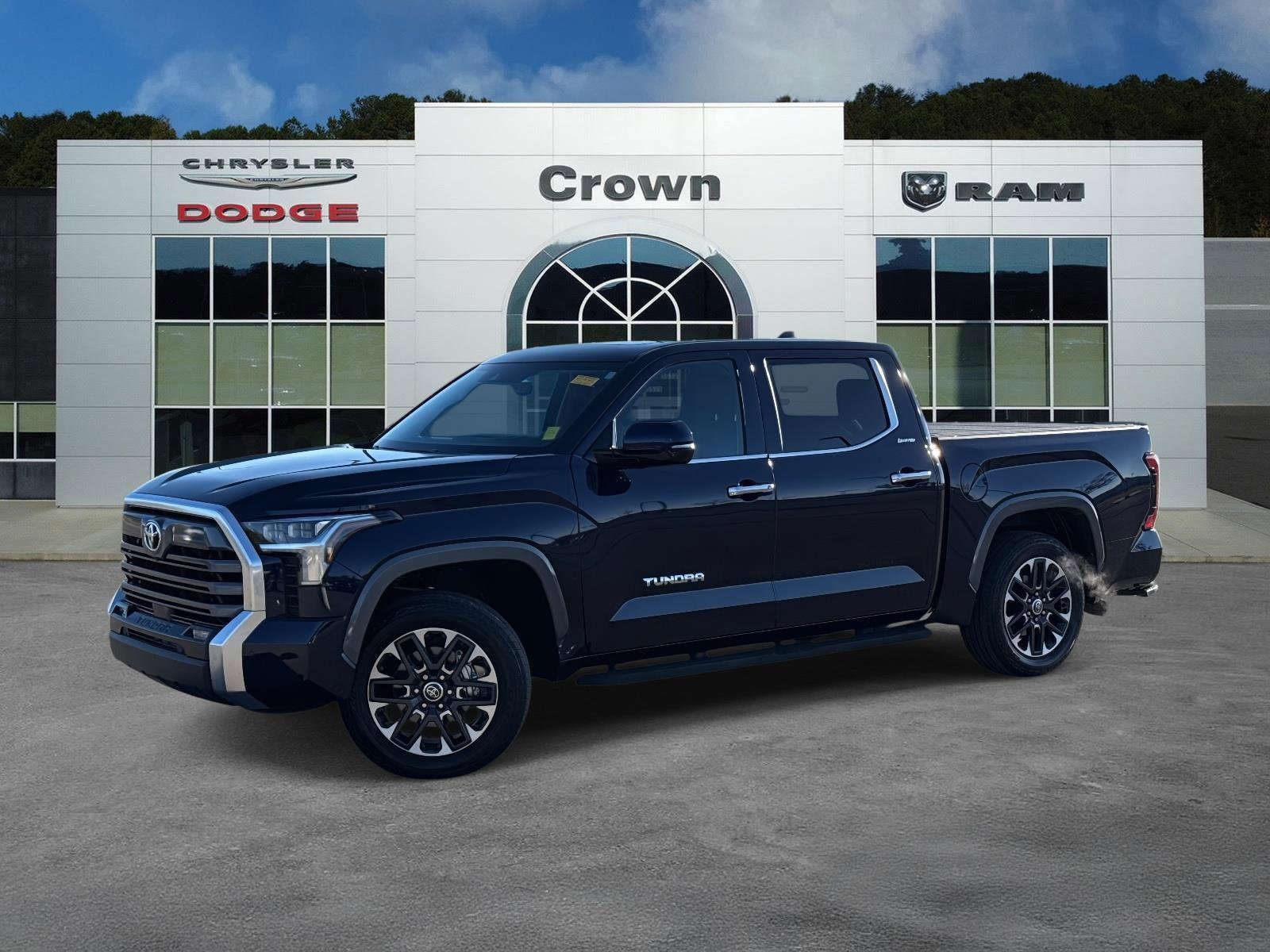 2024 Toyota Tundra Limited's photo