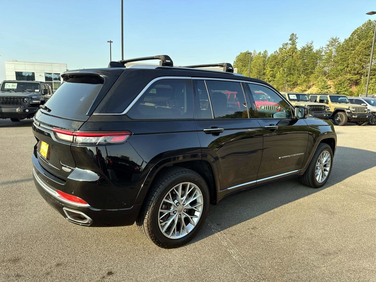 2022 Jeep Grand Cherokee Summit 4xe photo 3