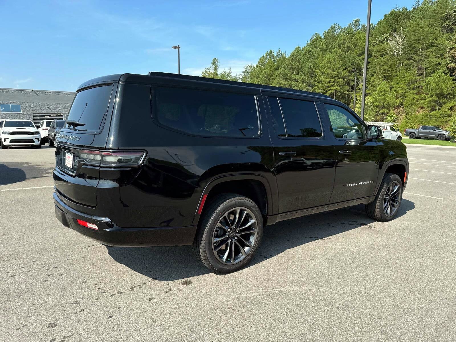 2024 Jeep Grand Wagoneer L II photo 4