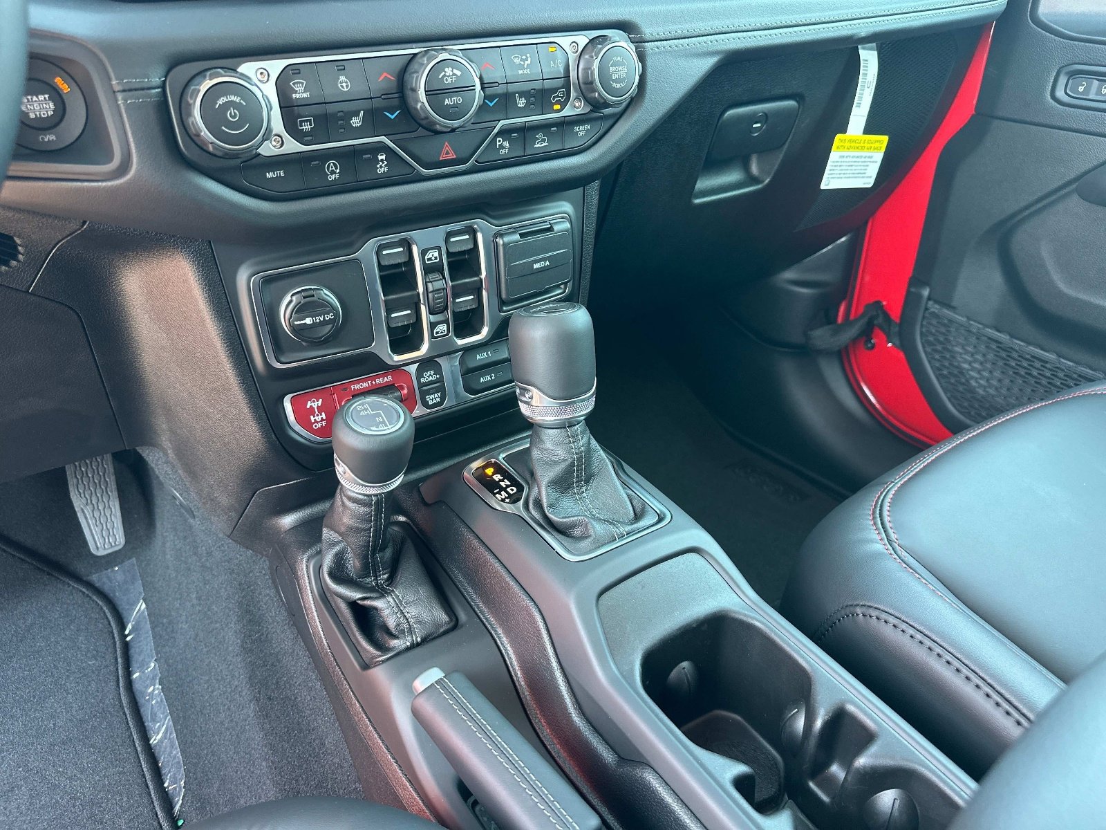 2025 Jeep Gladiator Rubicon - Photo 25