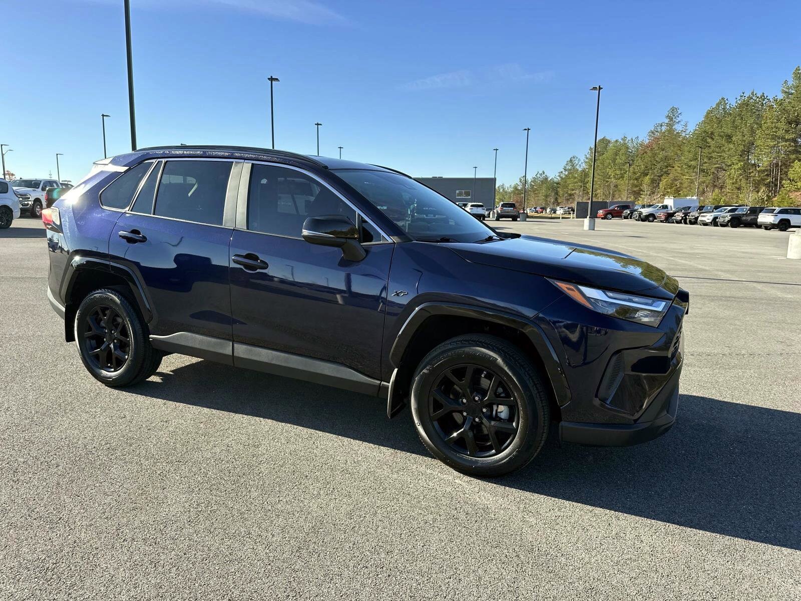 2023 Toyota RAV4 XLE photo 2