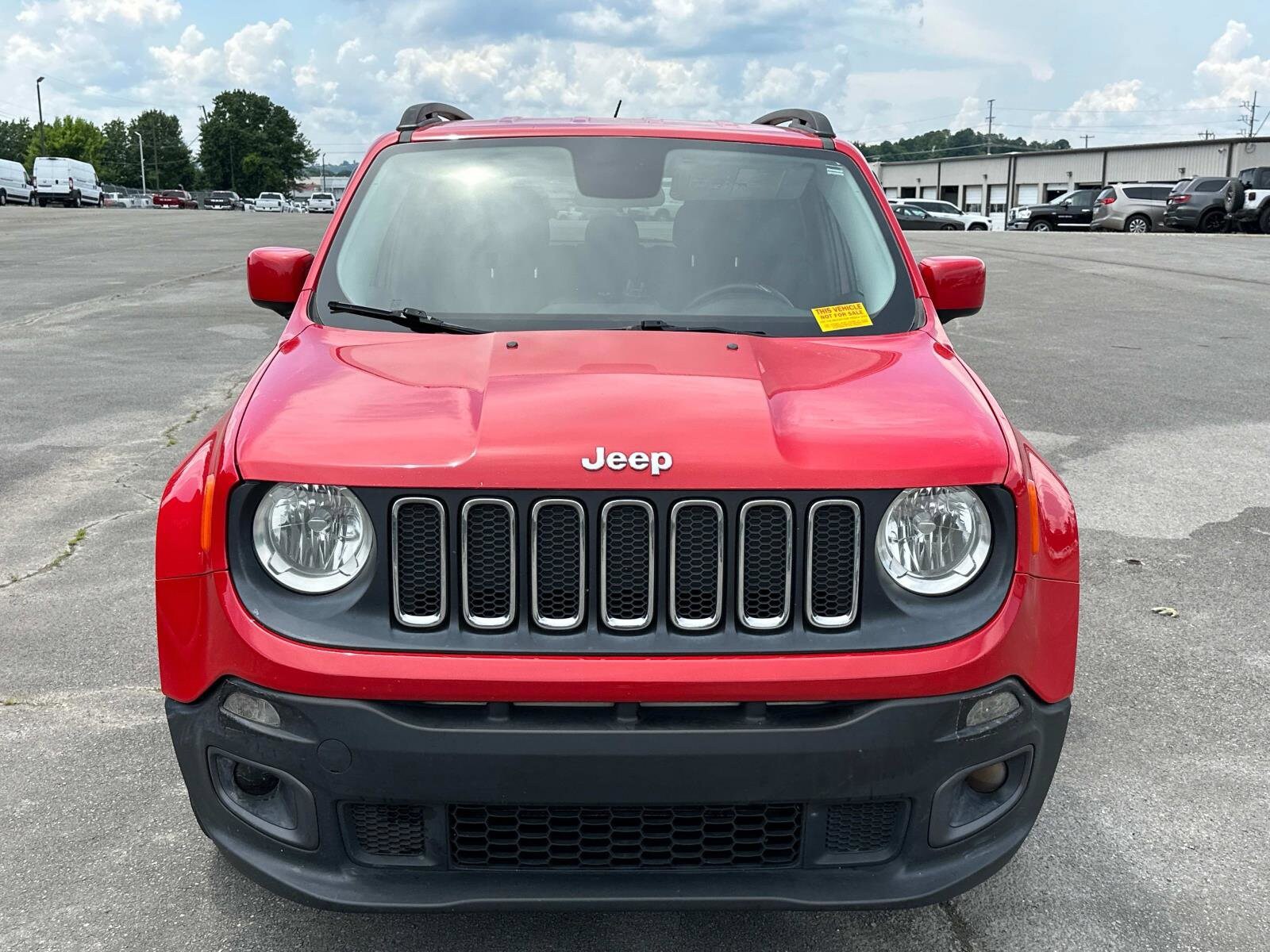 2015 Jeep Renegade Latitude photo 2