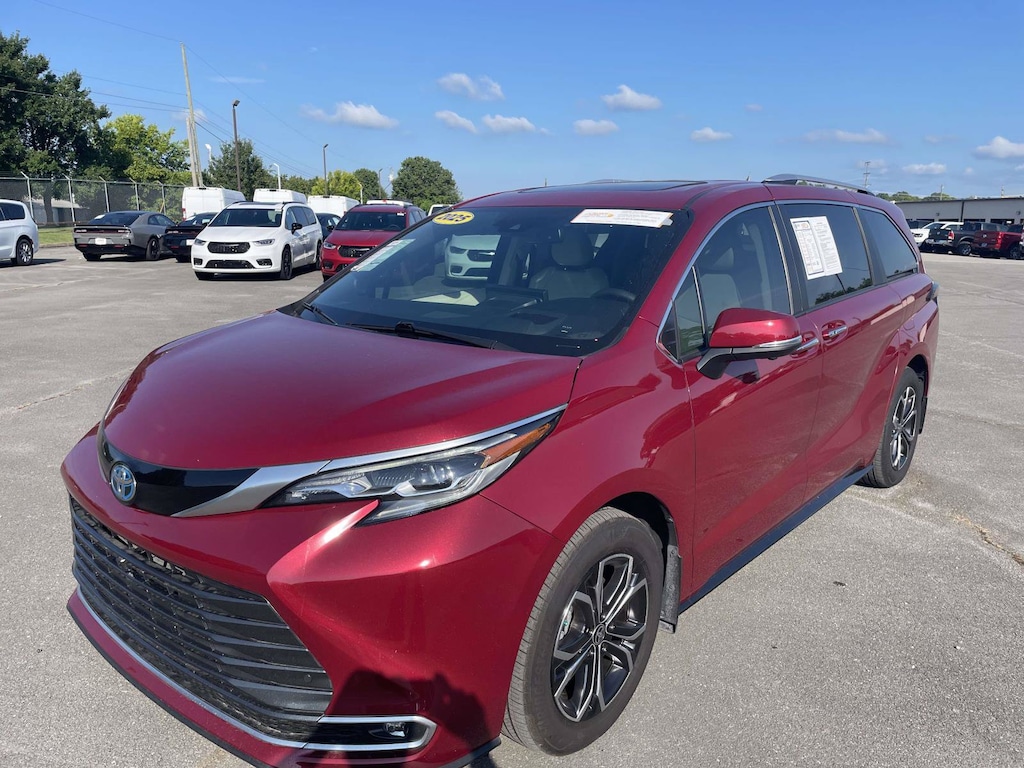 Used 2025 Toyota Sienna Platinum Platinum AWD 7-Passenger