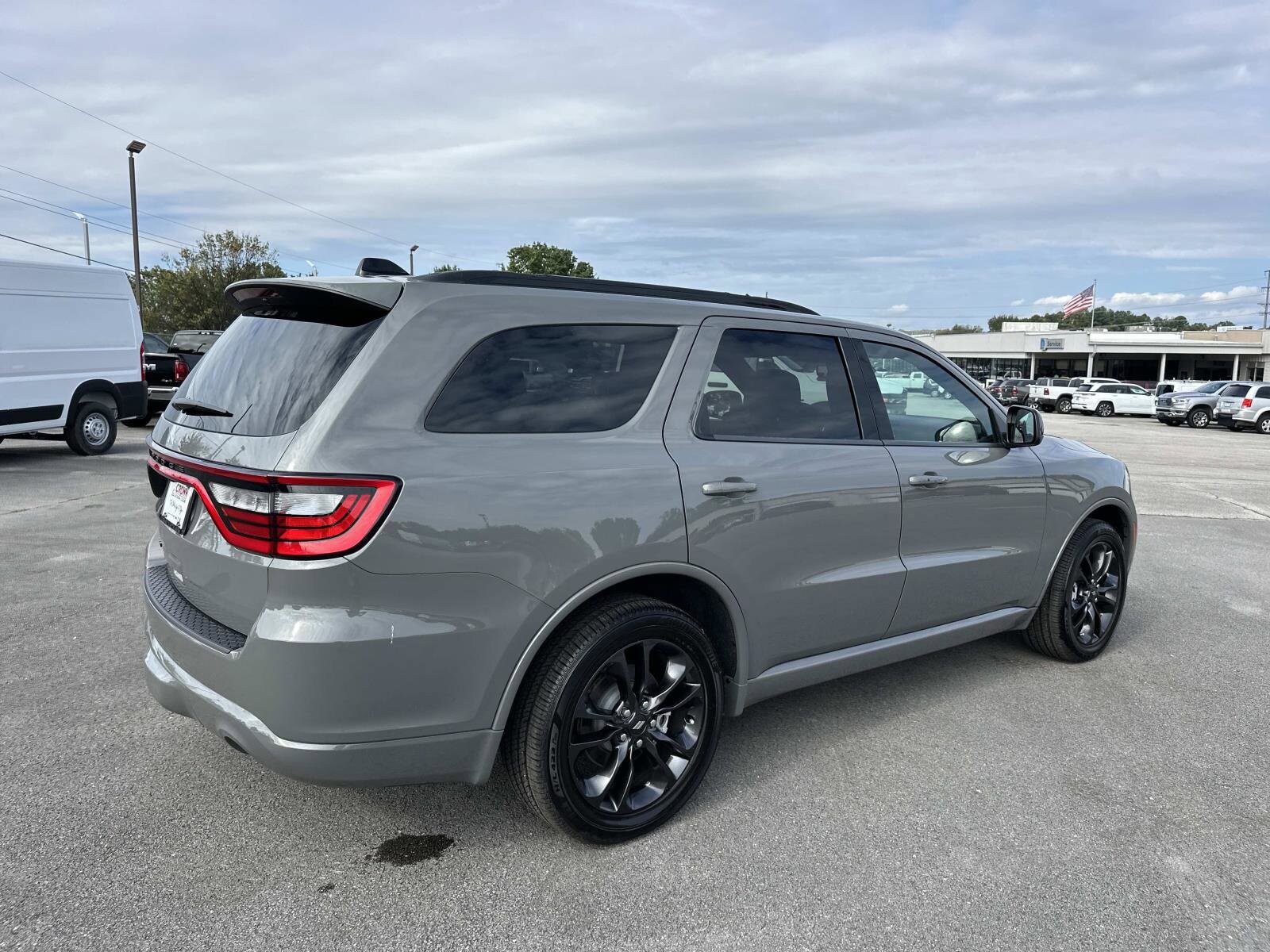 2024 Dodge Durango SXT Plus photo 2