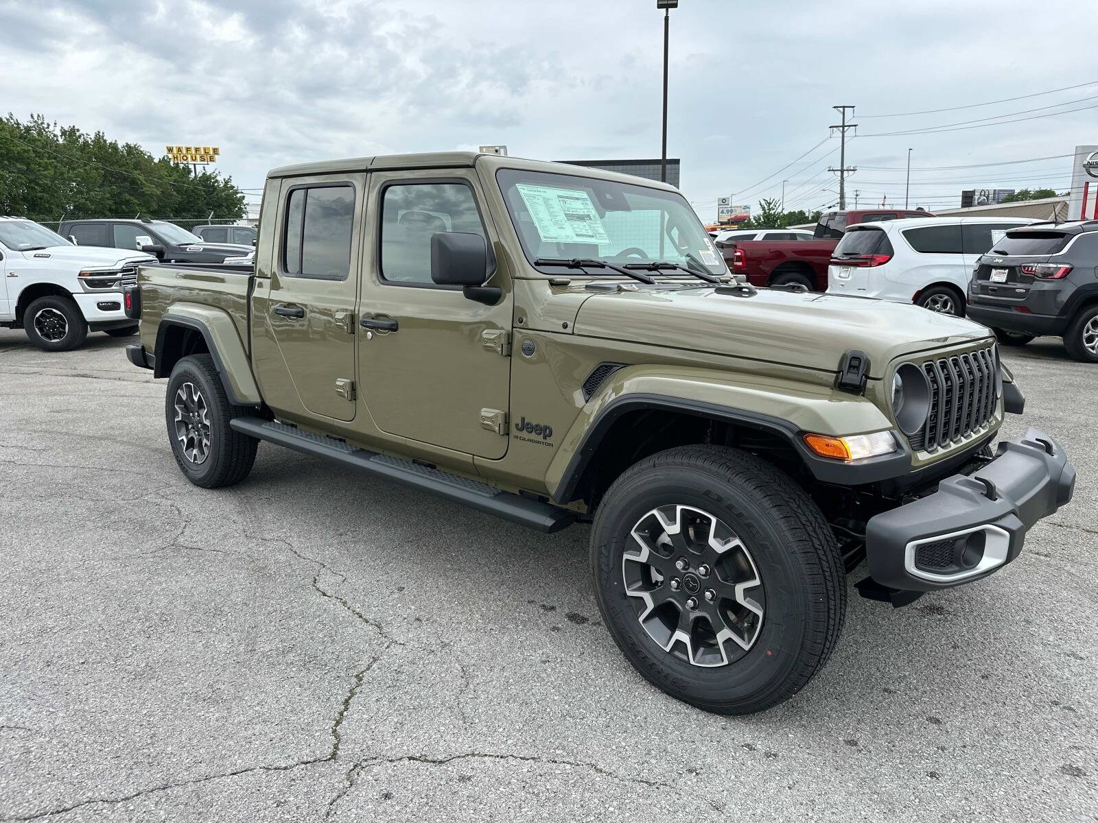 2025 Jeep Gladiator Sport photo 2