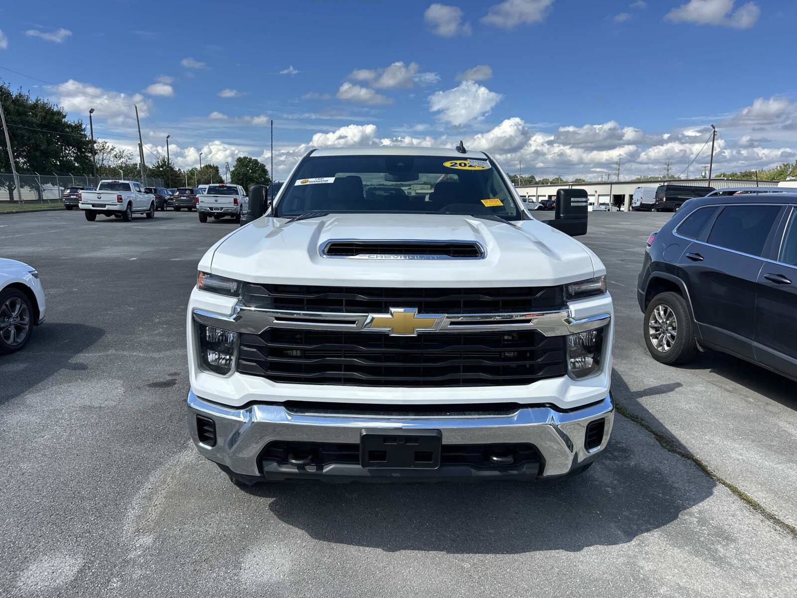 2024 Chevrolet Silverado 3500HD LT photo 2