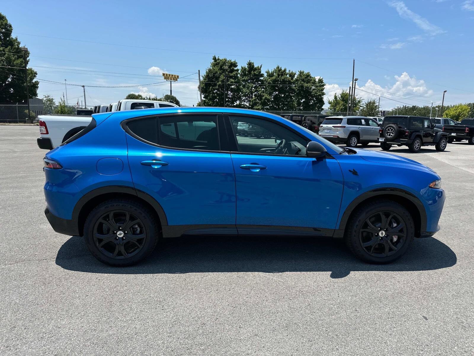 2024 Dodge Hornet R/T Plus photo 3
