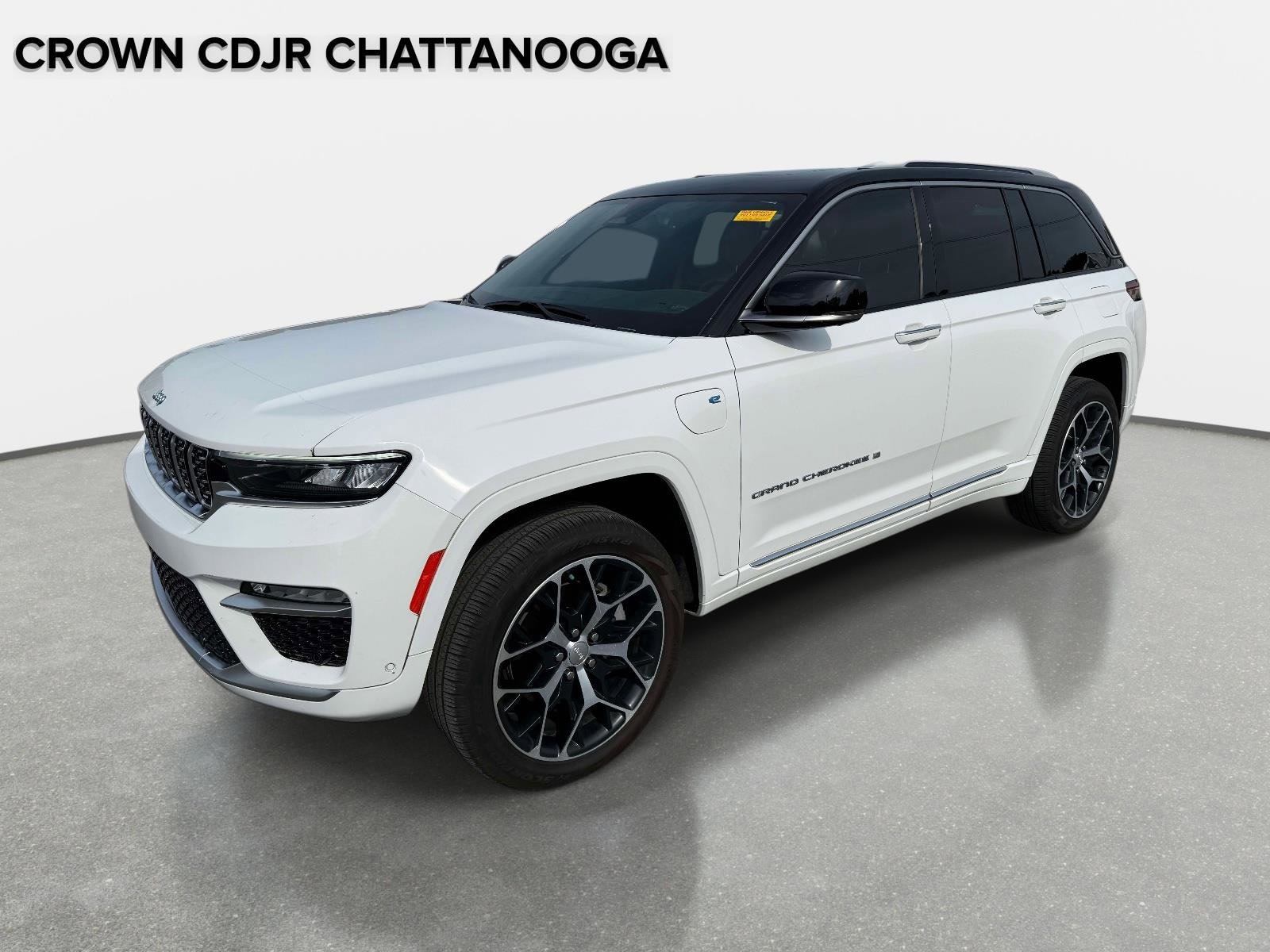 2022 Jeep Grand Cherokee Summit 4xe 4x4's photo