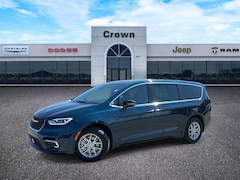 2025 Chrysler Pacifica Select Passenger Van