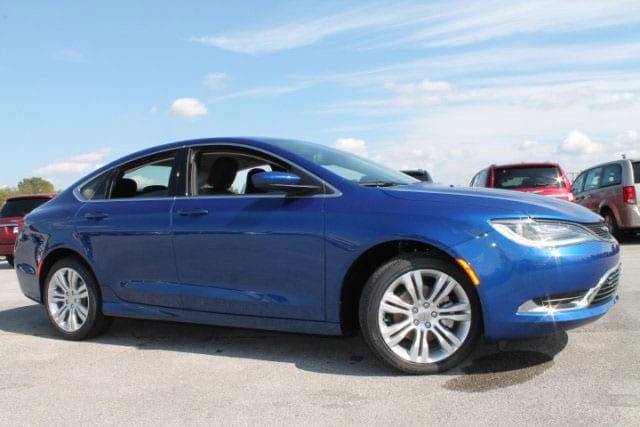 2016 Chrysler 200 4dr SUV