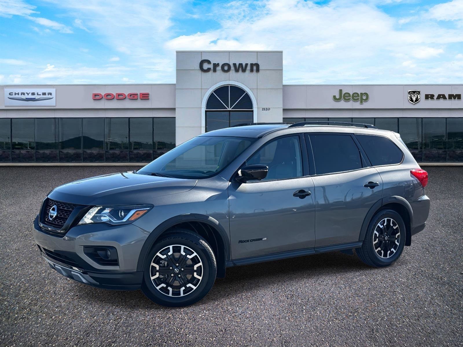 2020 Nissan Pathfinder SL's photo
