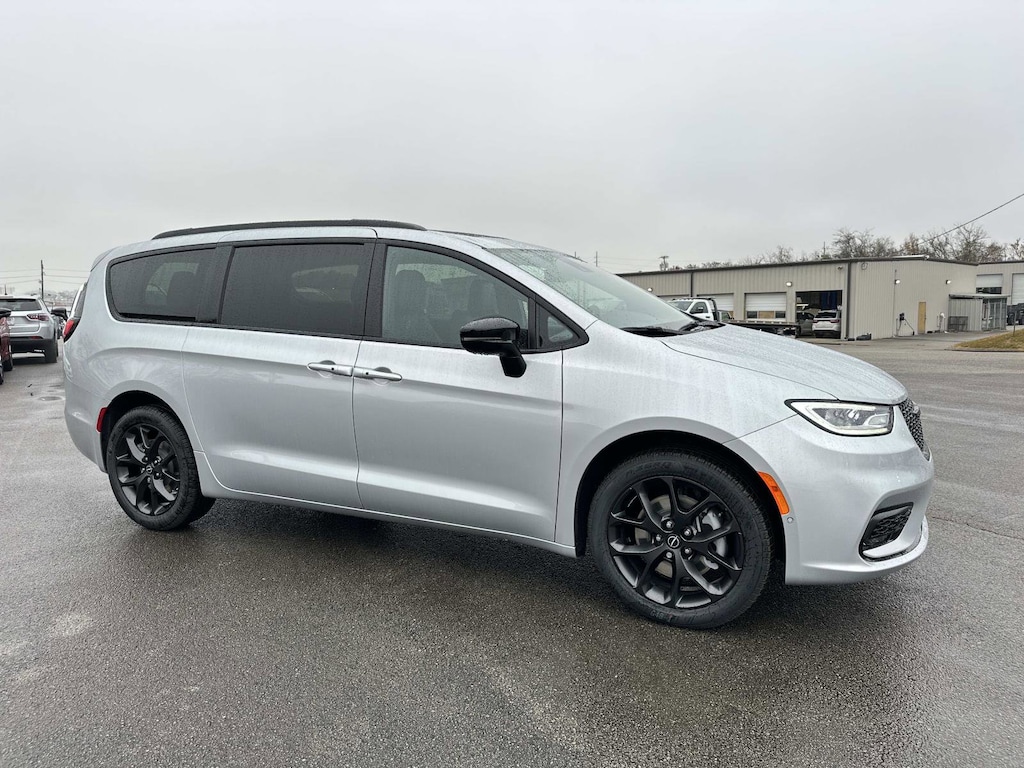 New 2026 Chrysler Pacifica Select Passenger Van