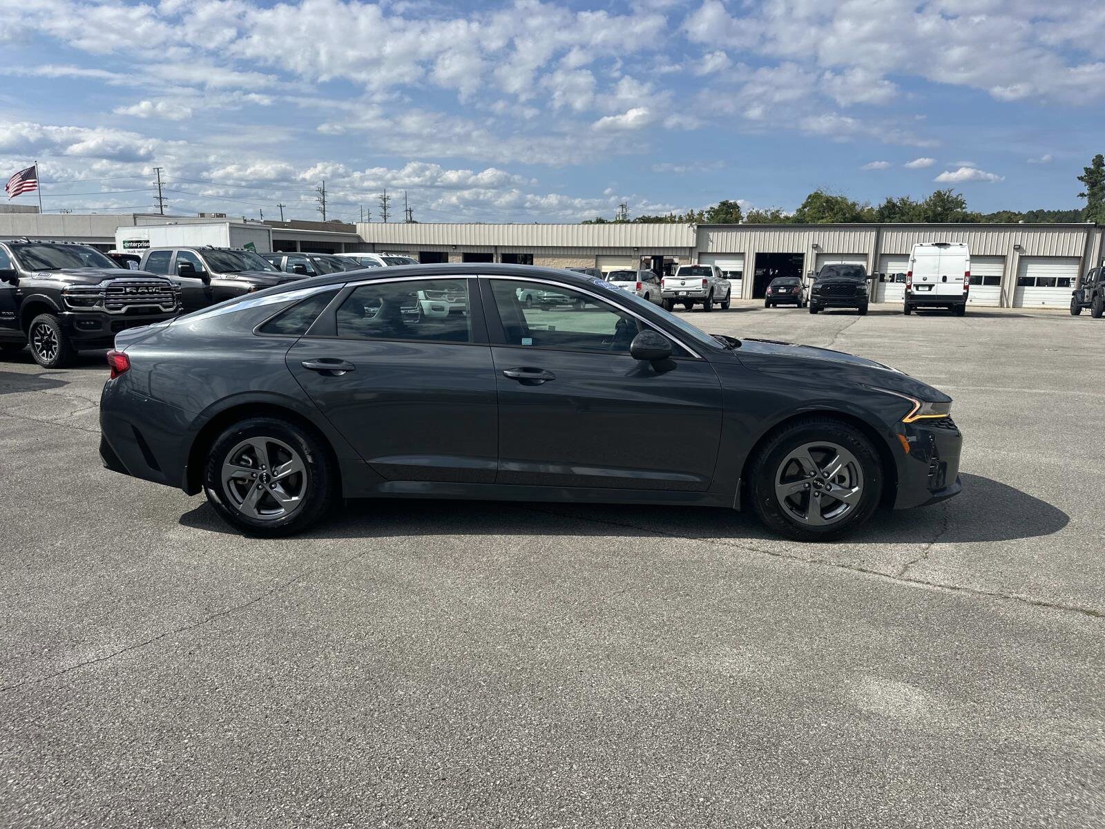 2022 Kia K5 LXS photo 3
