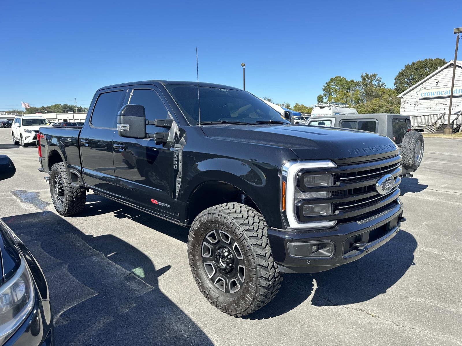 2025 Ford F-250 Platinum photo 2