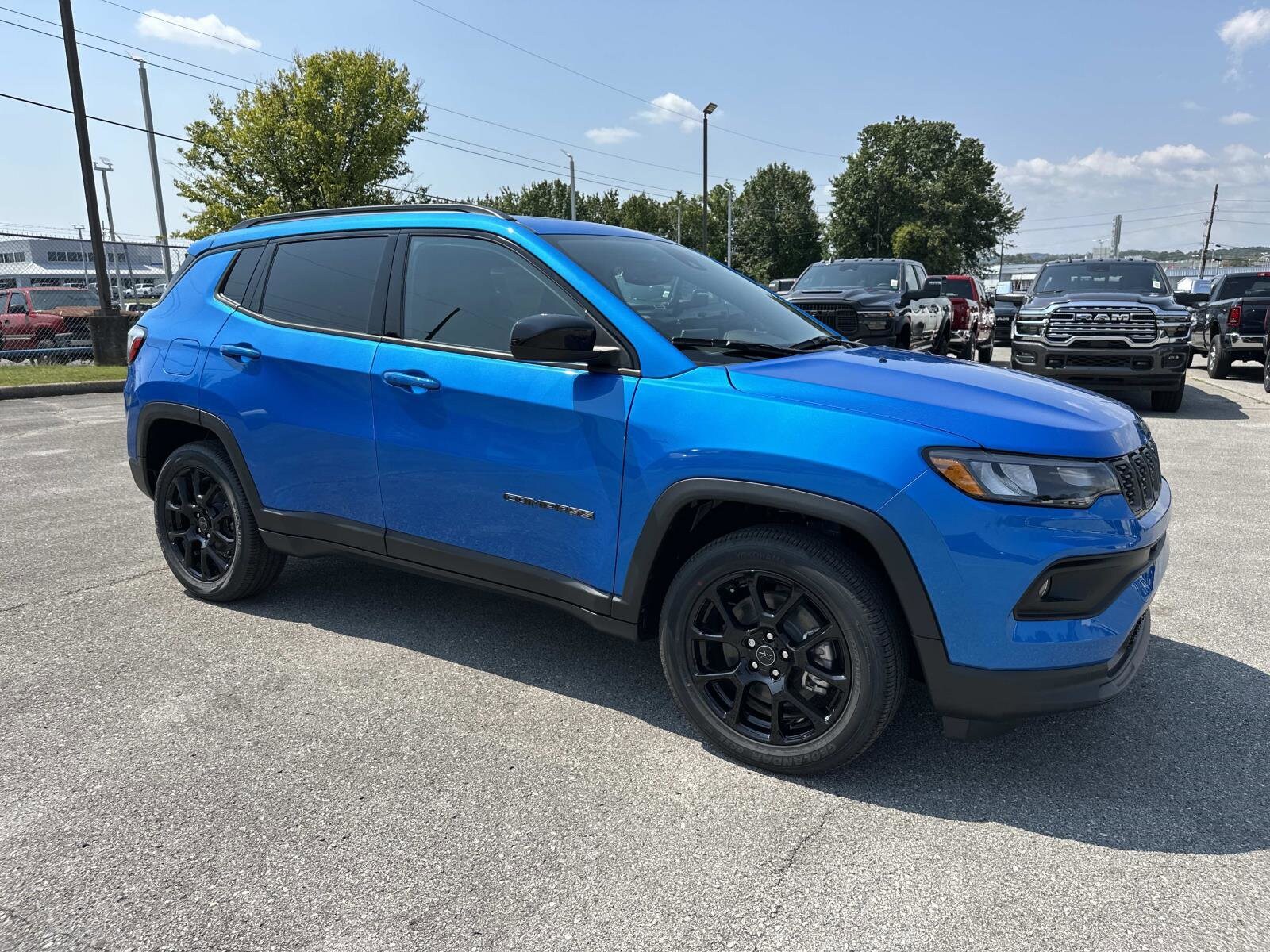 2025 Jeep Compass Latitude photo 2
