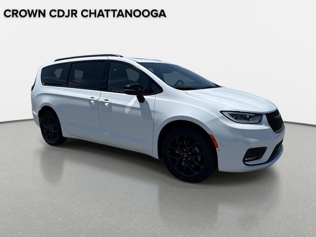 New 2026 Chrysler Pacifica Limited Passenger Van
