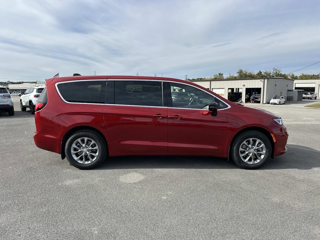 New 2026 Chrysler Pacifica Select Passenger Van