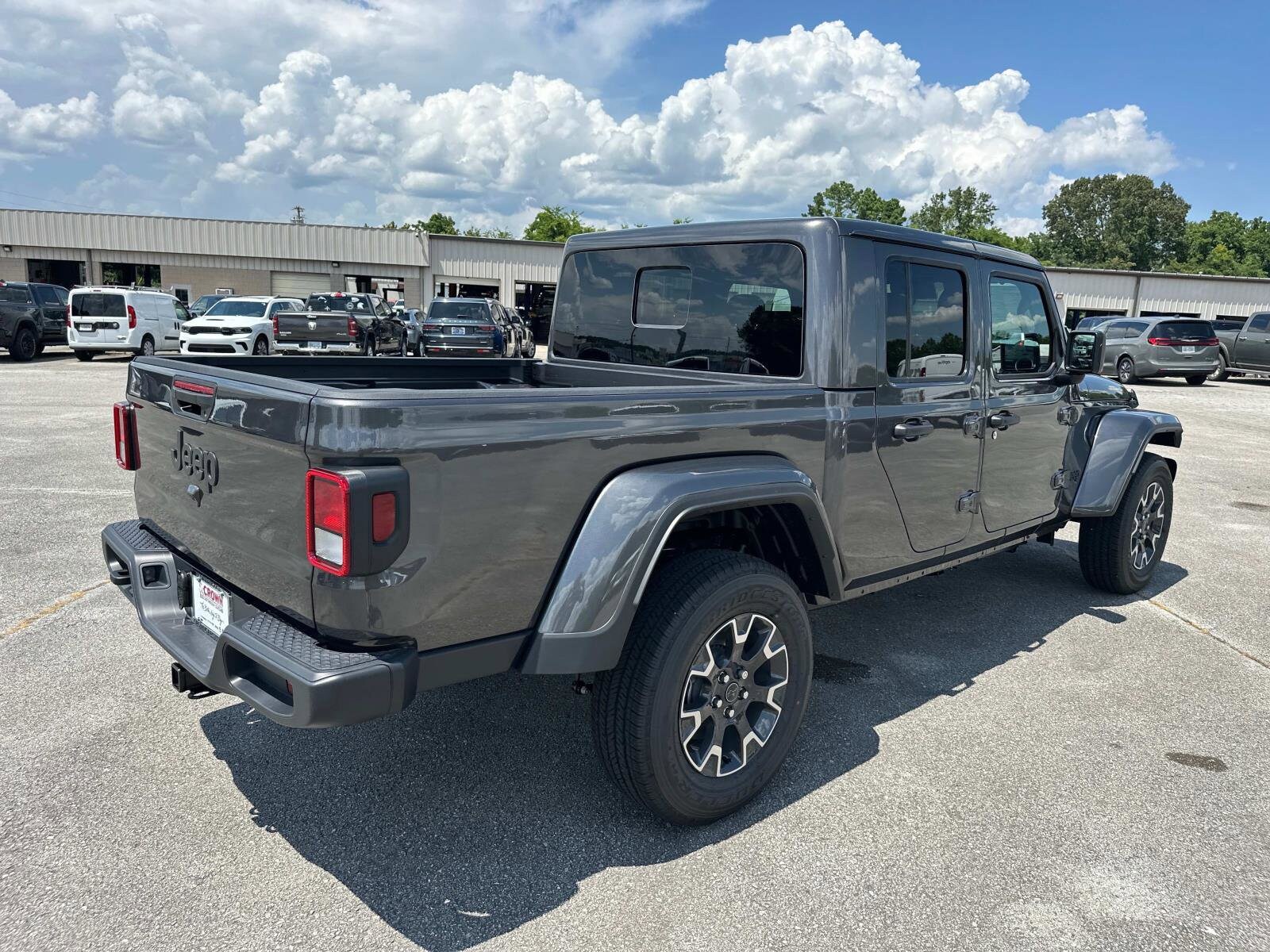 2025 Jeep Gladiator Sport photo 4