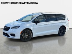 2026 Chrysler Pacifica Limited Passenger Van