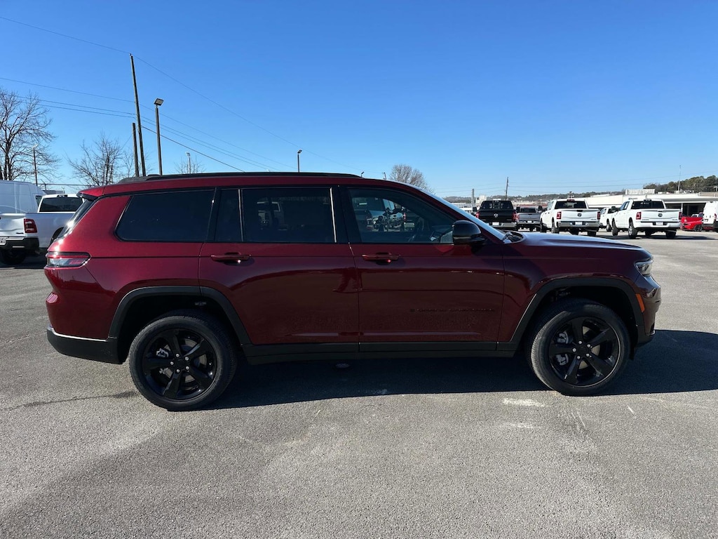 New 2025 Jeep Grand Cherokee L Laredo Sport Utility