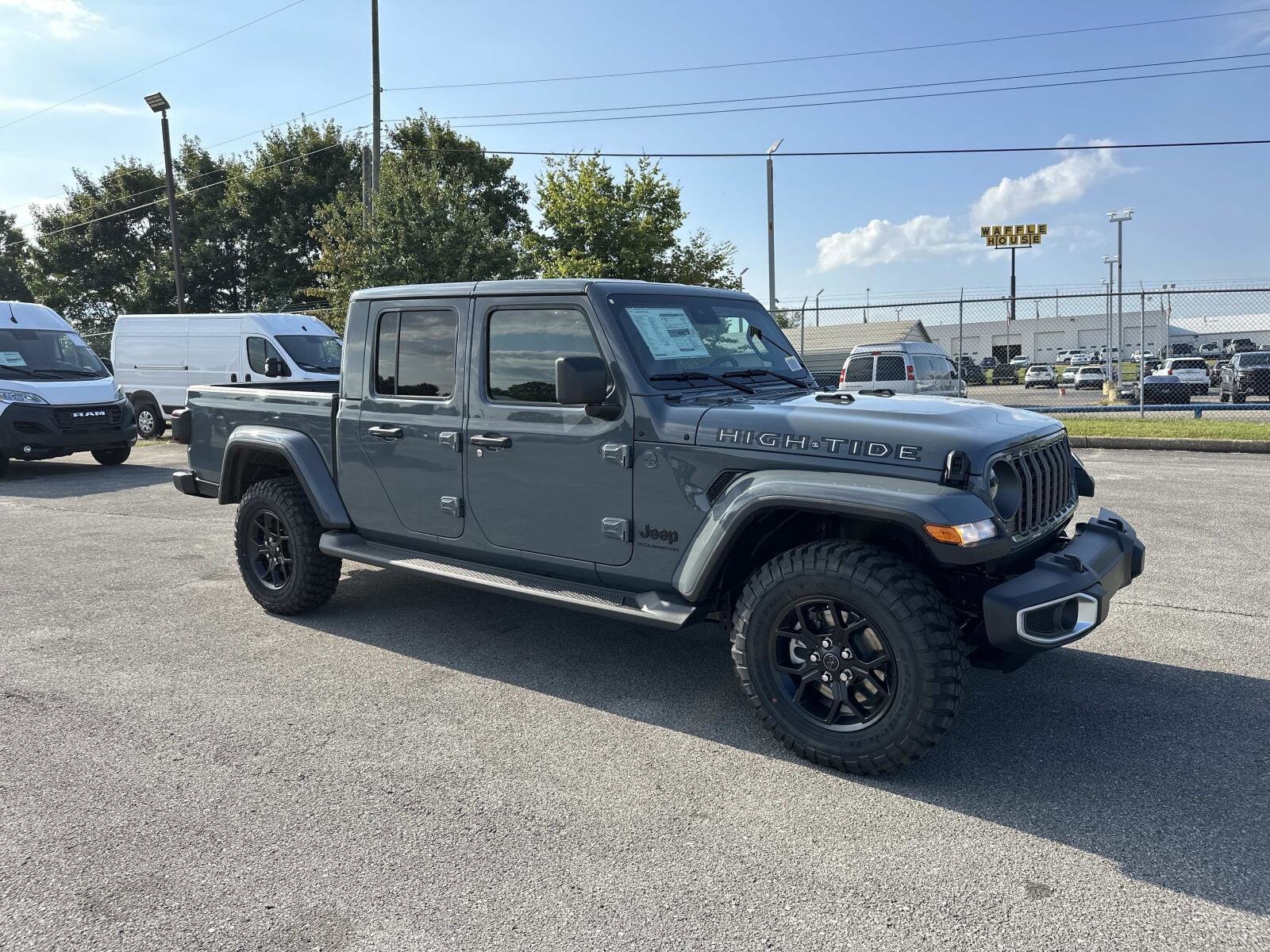 2025 Jeep Gladiator Sport photo 2
