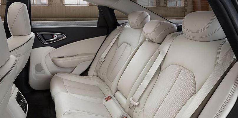 2015 Chrysler 200 interior