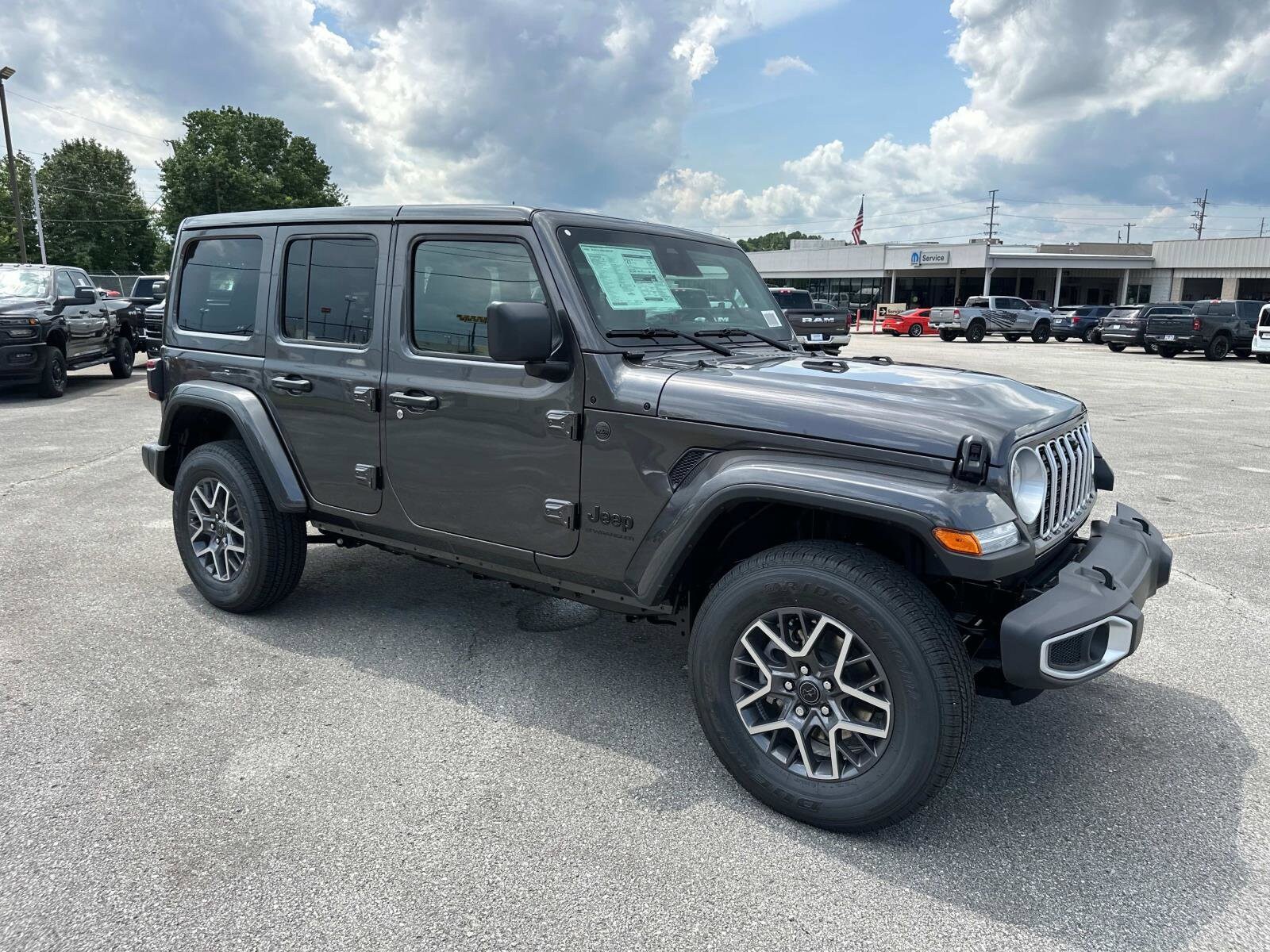 2025 Jeep Wrangler Sahara photo 2