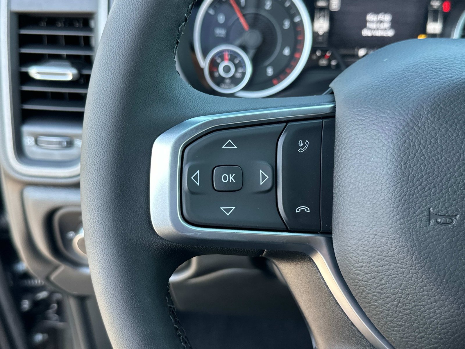 2025 RAM 2500 Tradesman - Photo 32