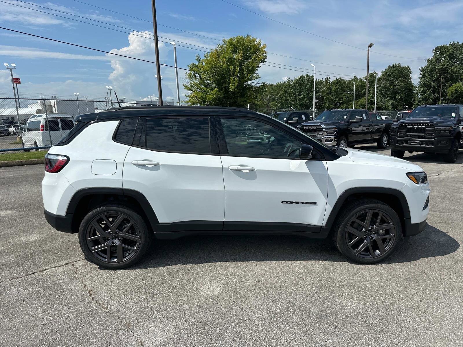 2025 Jeep Compass Limited photo 2