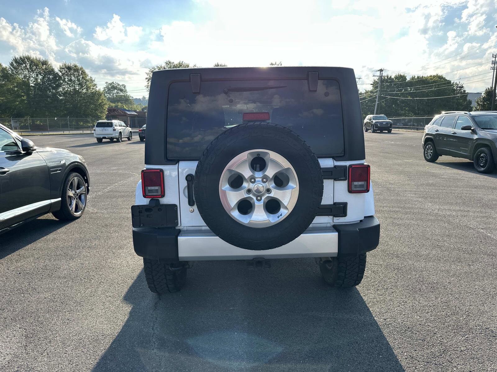 2015 Jeep Wrangler Unlimited Sahara photo 2