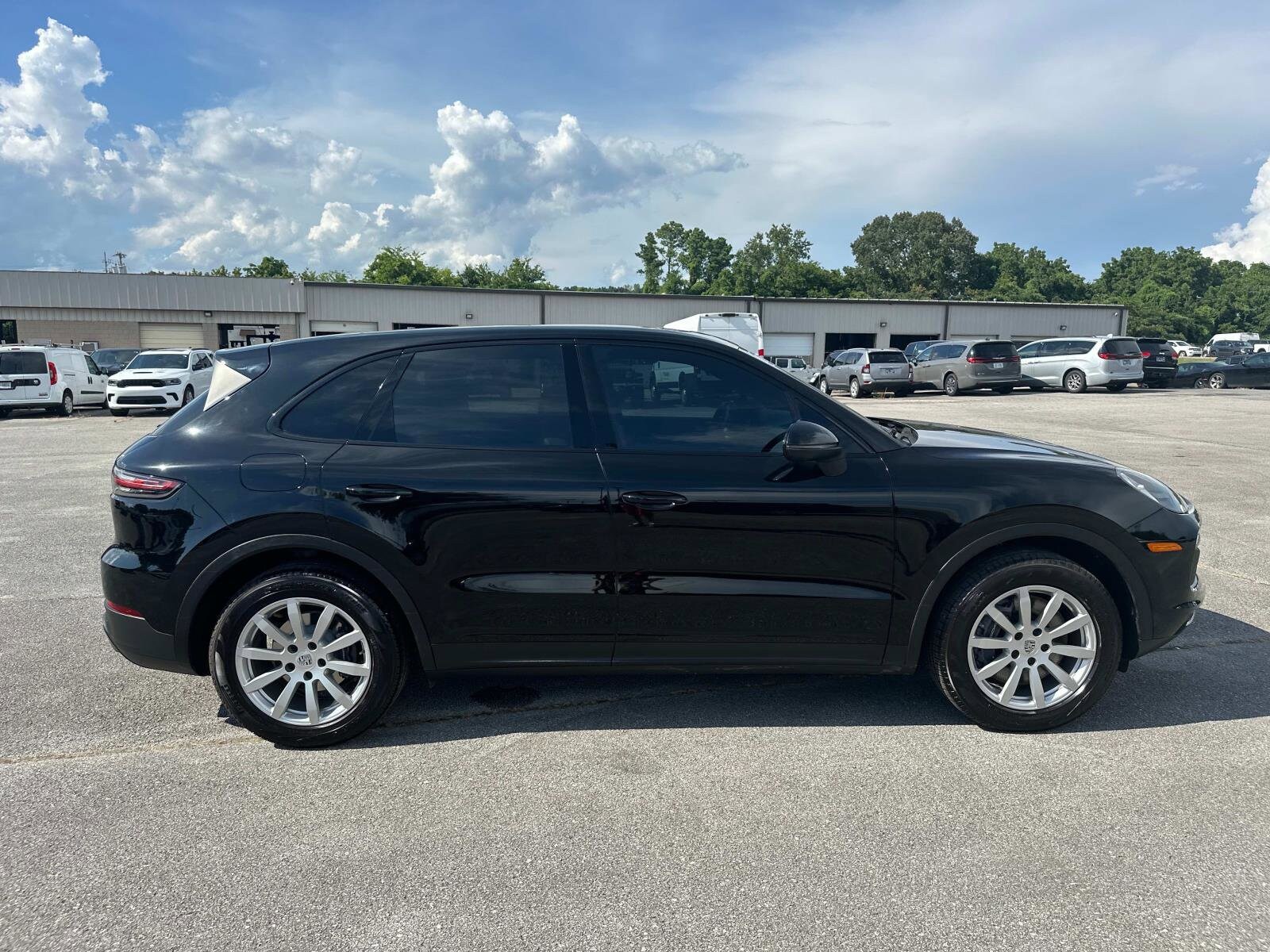2021 Porsche Cayenne Base photo 3
