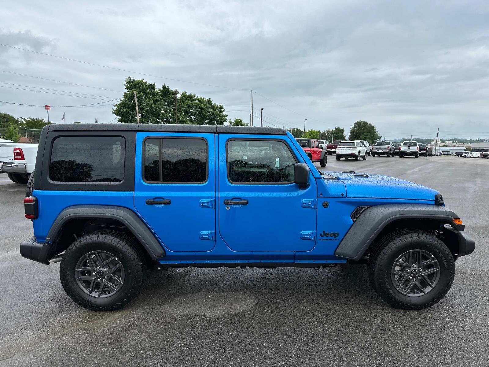 2024 Jeep Wrangler Sport S photo 3