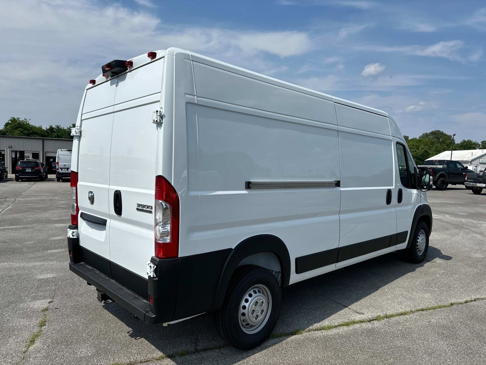 2025 Ram ProMaster 3500 Cargo Van photo 3
