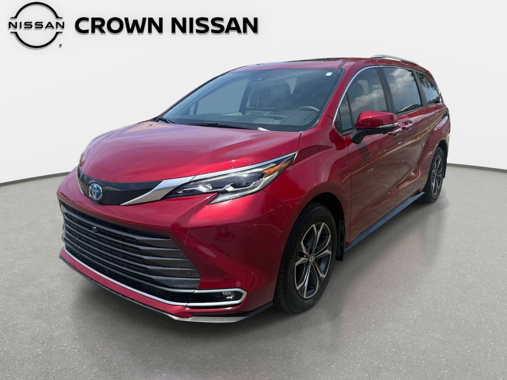 Used 2025 Toyota Sienna Platinum Platinum AWD 7-Passenger
